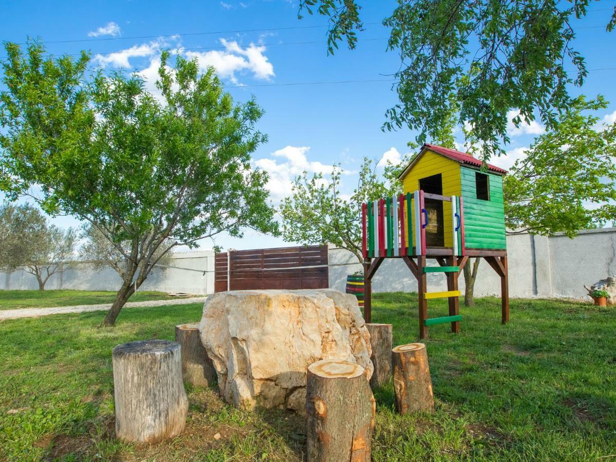 Holiday Home Iva With Pool Sukošan Exterior foto