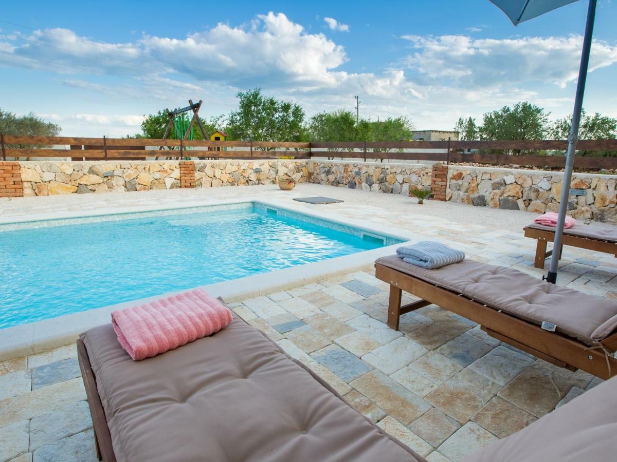 Holiday Home Iva With Pool Sukošan Exterior foto